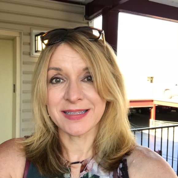 Meet your Posher, Lorlori - Picture 1 of 1